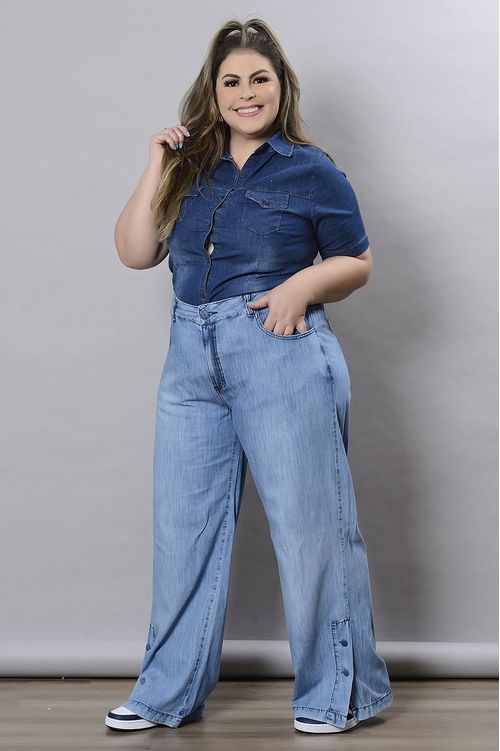 Calça Wide Leg Jeans com Fenda Lateral Plus Size